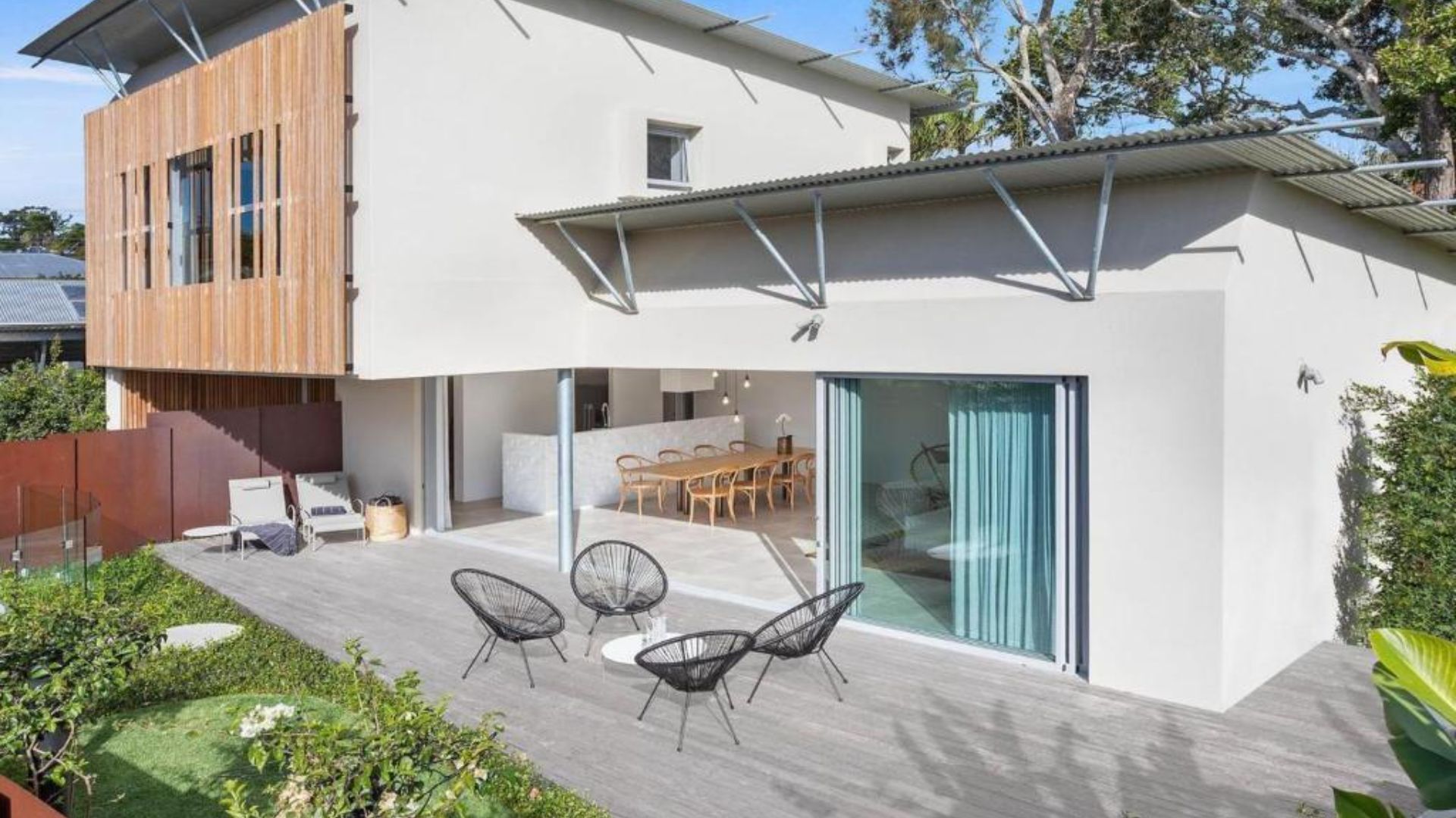 The top Byron Bay Accommodation offering luxury retreats across Byron and the Hinterland.
