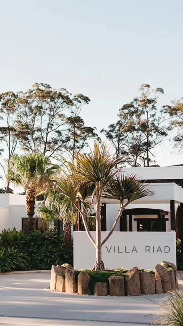 High end luxurious villa life, lovingly curated in a beautifully connected Byron hideaway. 🌴☀️⁠
⁠
📍 Villa Riad, Byron Bay.